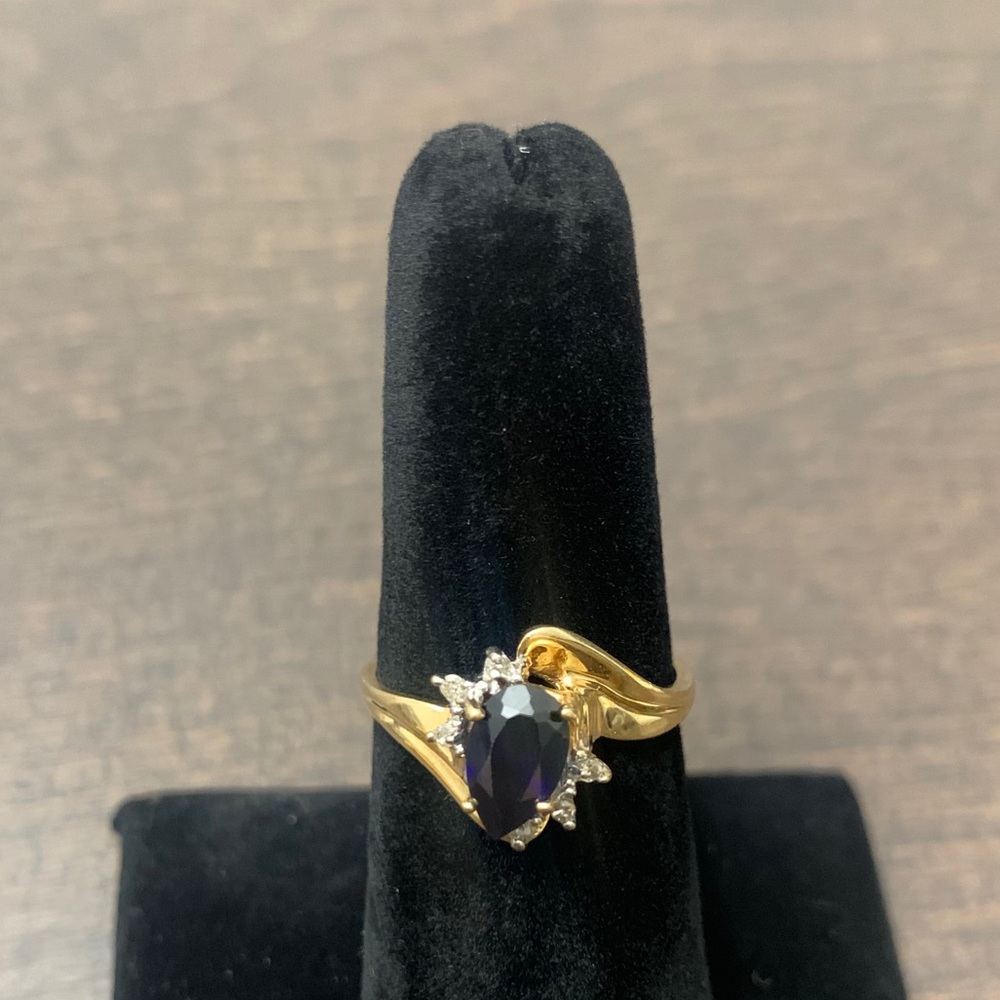 10K Yellow Gold Sapphire & Diamond Ring